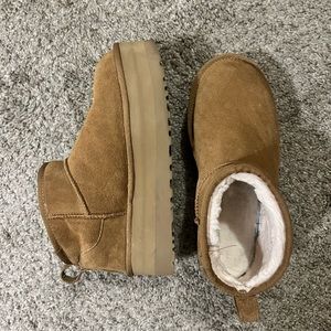 Size 8 Platform UGGS